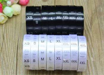 Ücretsiz kargo konfeksiyon aksesuarları kullanımı boyut etiketi, 500 adet / rulo Yüksek kaliteli yumuşak beyaz / siyah saten baskılı boyut etiketleri