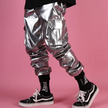 Rahat Deri harem pantolon Erkek Streetwear Hip Hop Punk Gümüş Çok Cep Kargo Pantolon Sahne Giyim DJ Şarkıcı Pantolon Erkekler